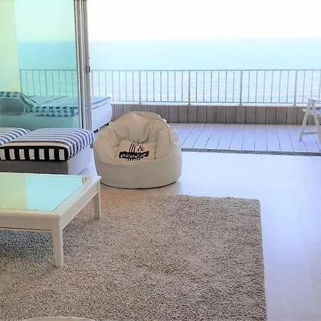Avenida Dos Banhos Apartment *